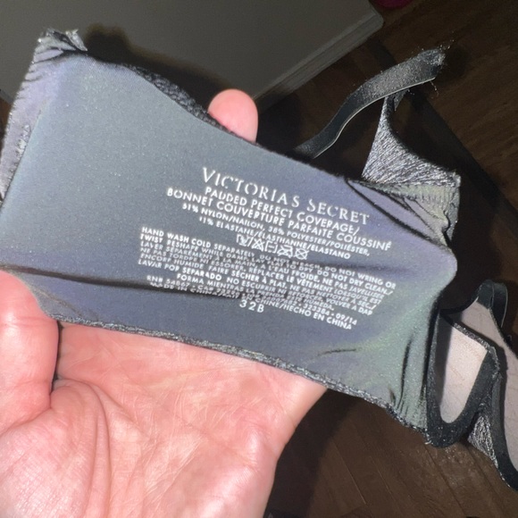 VS Bra - Picture 3 of 3